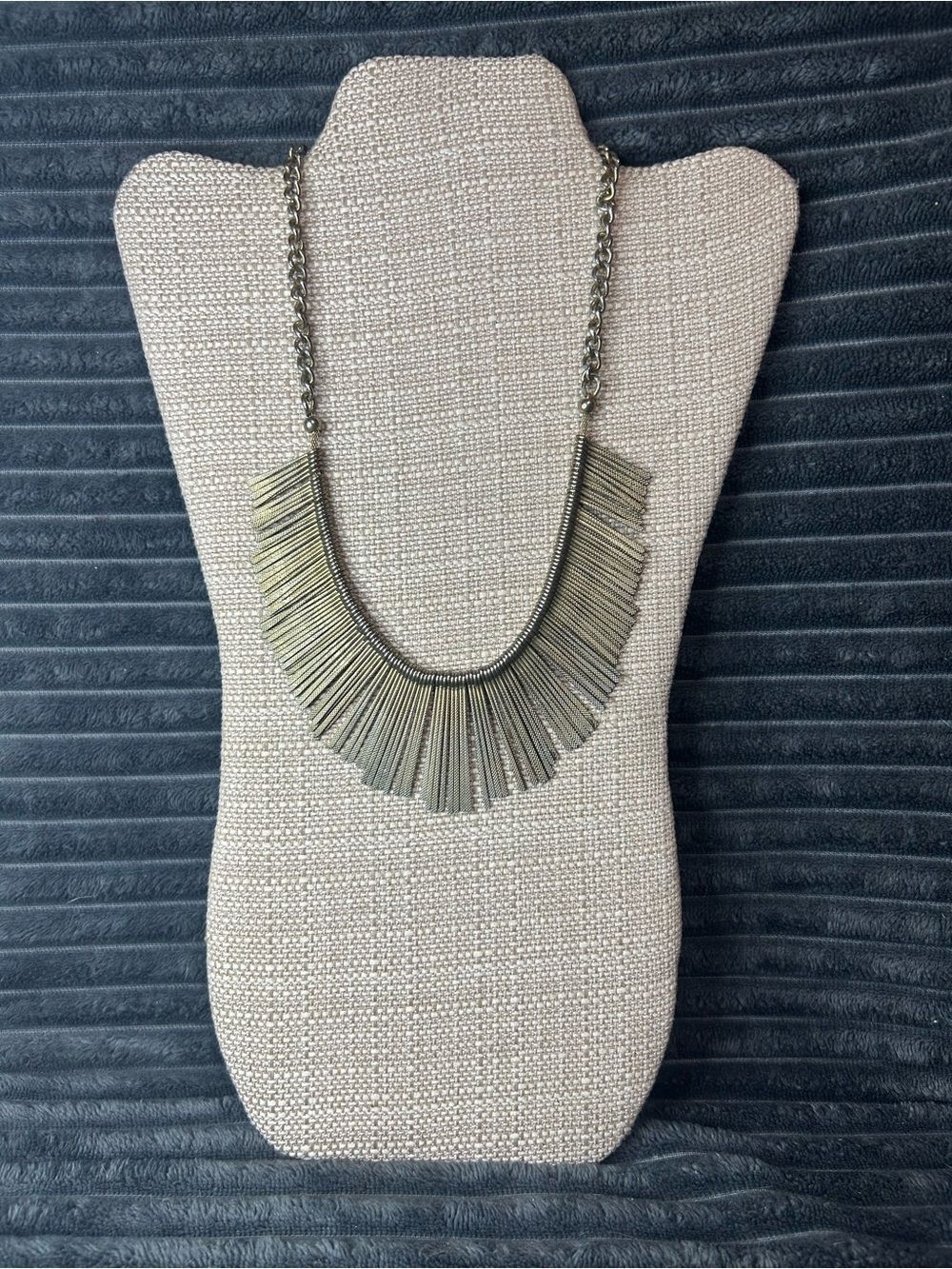 Vintage Signed Napier Gold Mesh Ribbon Fringe Bib Statement Collar Necklace